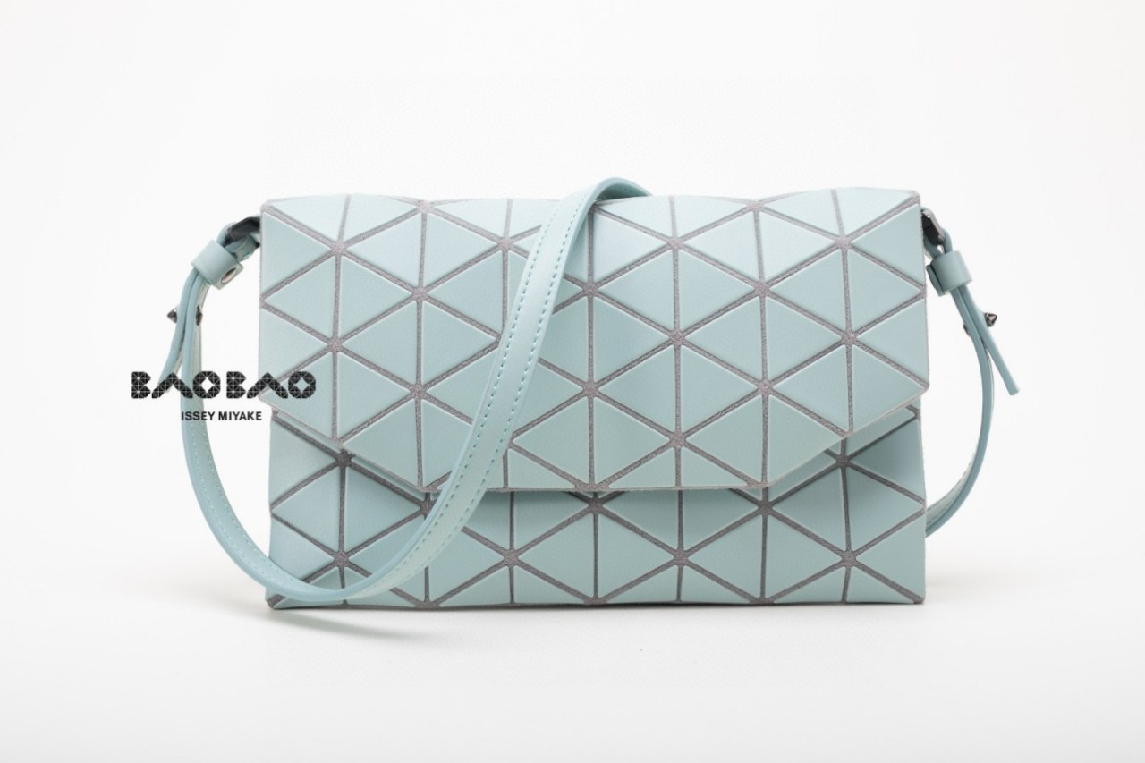 155 바오 BAO 또노 마떼 (Tonneau Matte) 백 (웃.로)