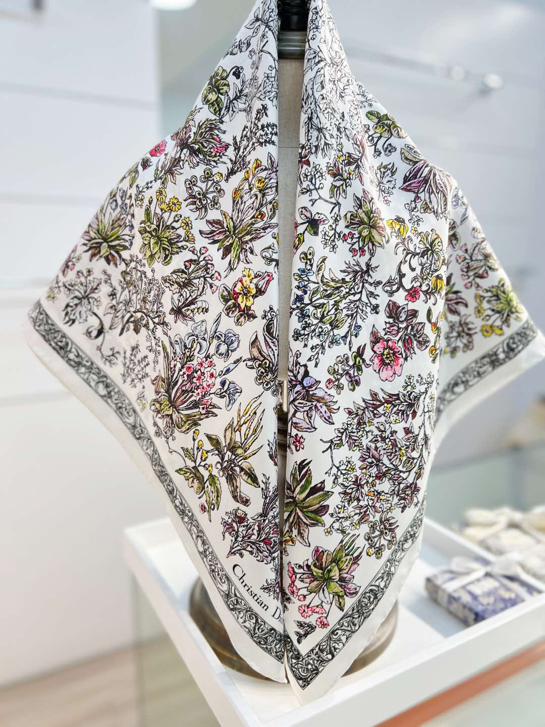 491 디 DIO Millefiori Unicorn 스퀘어 스카프