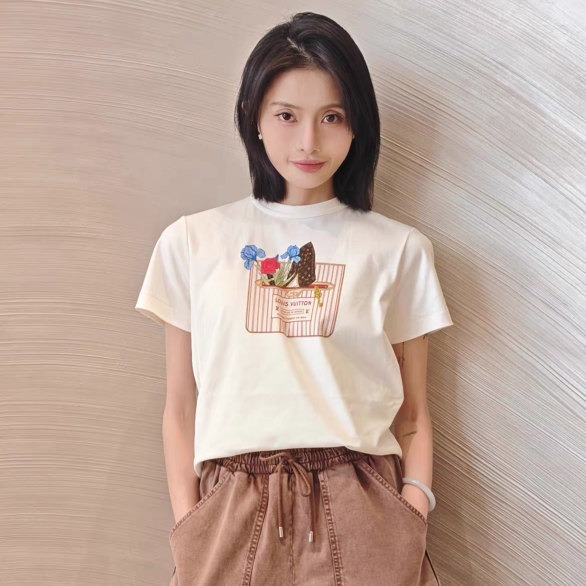 651 루이 LOU 여성 네버풀 프린트 티셔츠