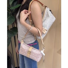 032 루이 LOU 포쉐트 미아 POCHETTE MIA (에웃.우)