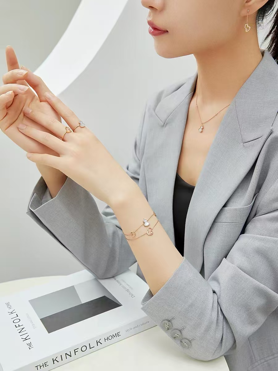 130 키린 QEE 울루 네크리스 & 브레이슬릿
